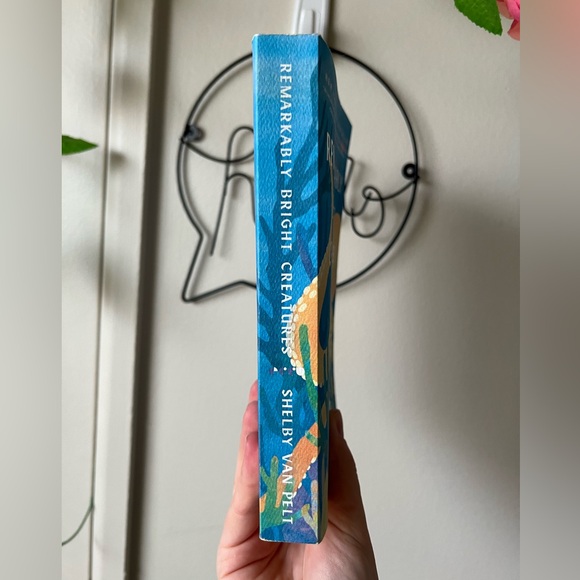 Remarkably bright creatures paperback book - Picture 2 of 6